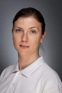 Een portretfoto van tandarts Tatjana Sukeviciene-Pecnikova van tandartspraktijk DentalZorg te Zaandam.