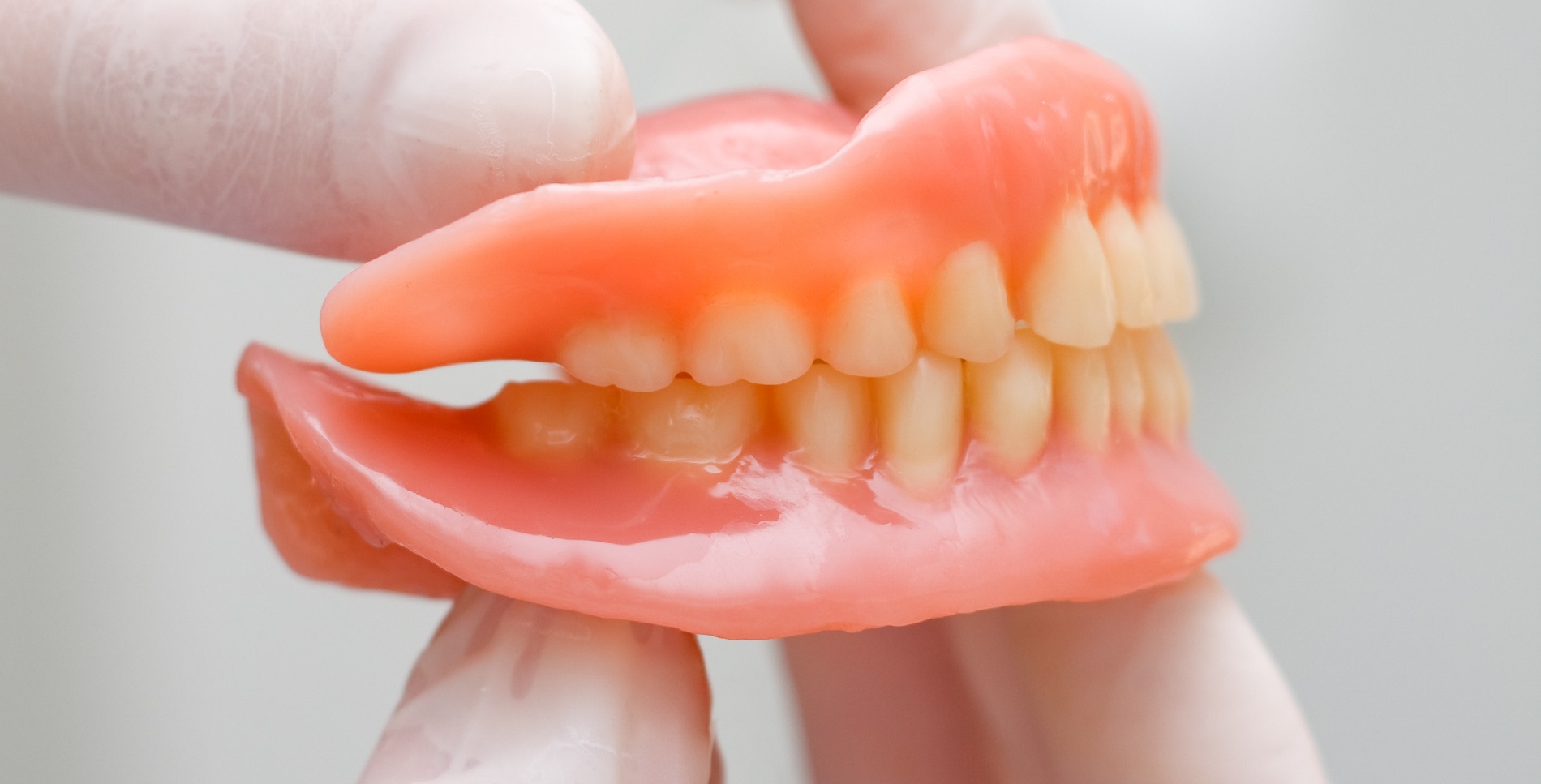 serie Gedeeltelijk spreken Kunstgebit Of Eigen Gebit? | Dentalzorg Tandheelkunde